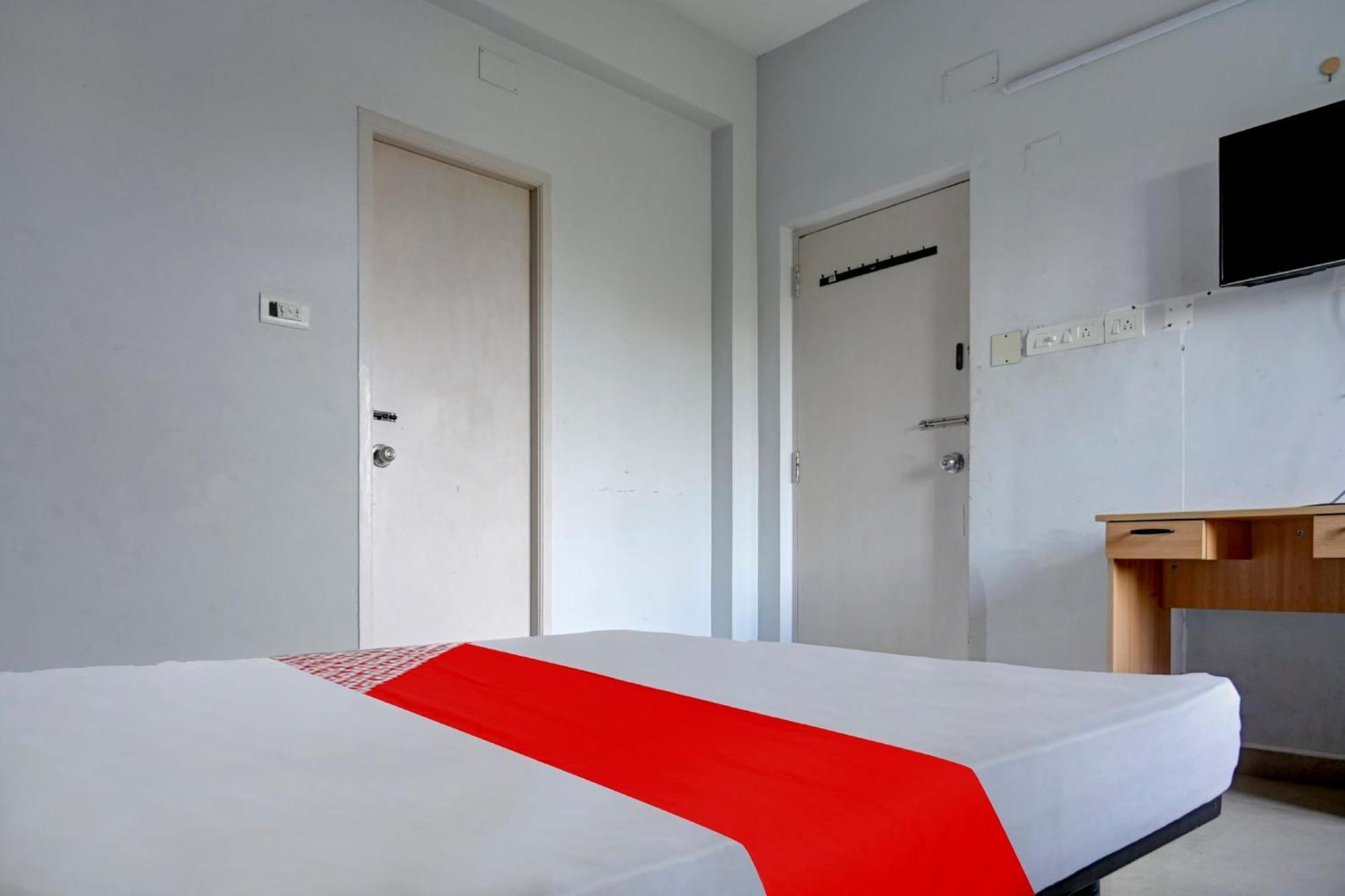 Live As Chn727 Otel Gūduvāncheri Dış mekan fotoğraf