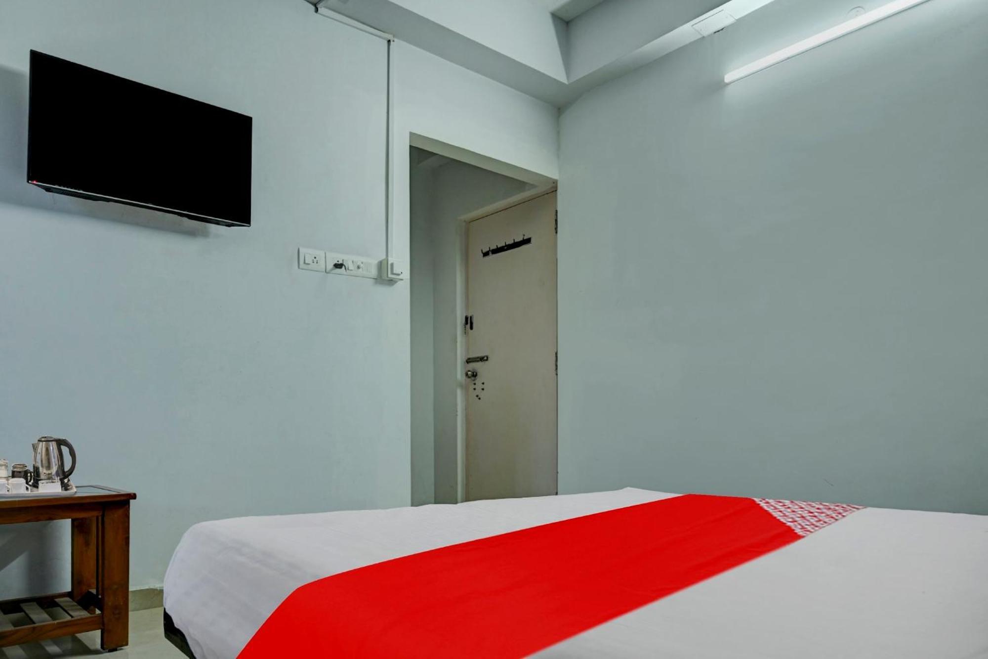 Live As Chn727 Otel Gūduvāncheri Dış mekan fotoğraf
